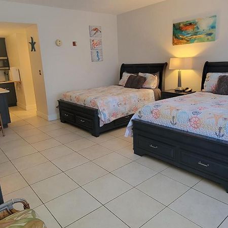 Sea Breeze, Studio 510, Beach Steps Away!+Pool+Wifi Ruskin Exteriér fotografie