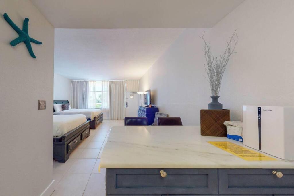 Sea Breeze, Studio 510, Beach Steps Away!+Pool+Wifi Ruskin Exteriér fotografie