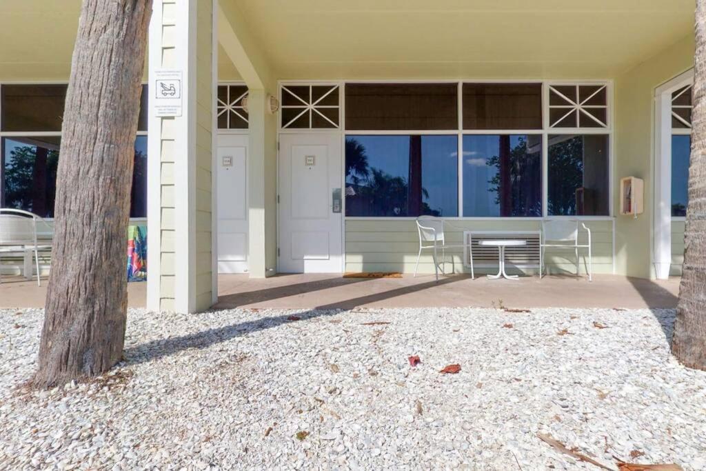 Sea Breeze, Studio 510, Beach Steps Away!+Pool+Wifi Ruskin Exteriér fotografie