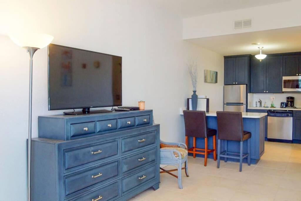 Sea Breeze, Studio 510, Beach Steps Away!+Pool+Wifi Ruskin Exteriér fotografie